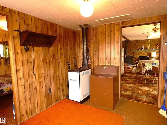 4th image of 706 Meadow Ave