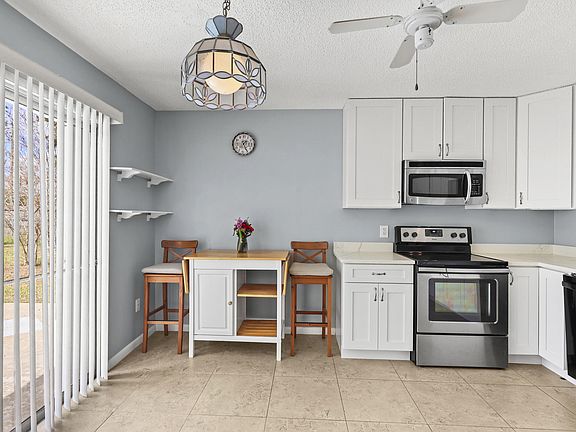4th image of 7842 W Blairwood Circle
