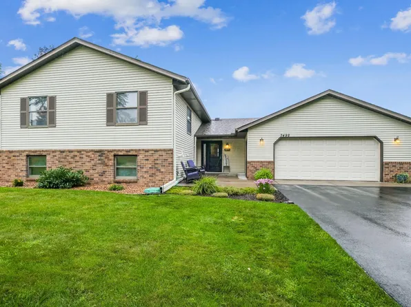7492 Upper 24th St N, Oakdale, MN 55128