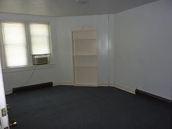 2nd image of 410 W 35th St APT 5