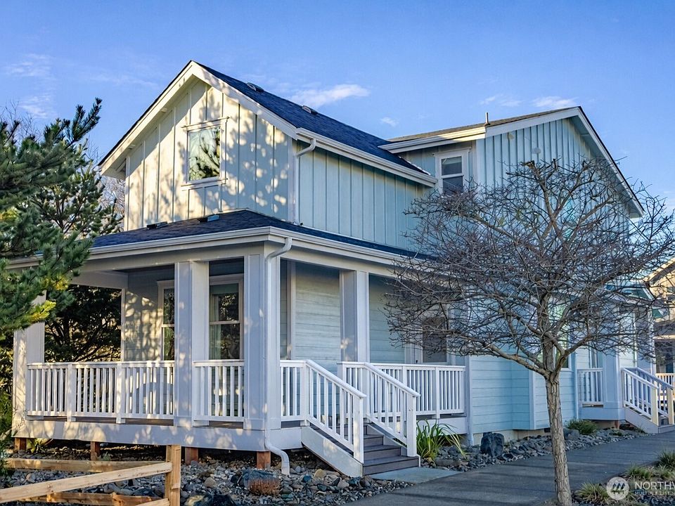 1st image of 420 Swordfern Court SW