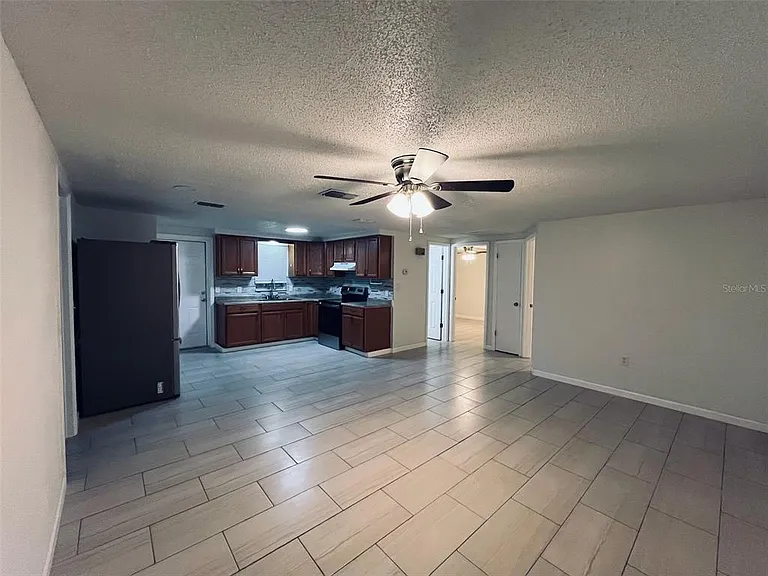 5323 Satsuma Dr — Photo 7