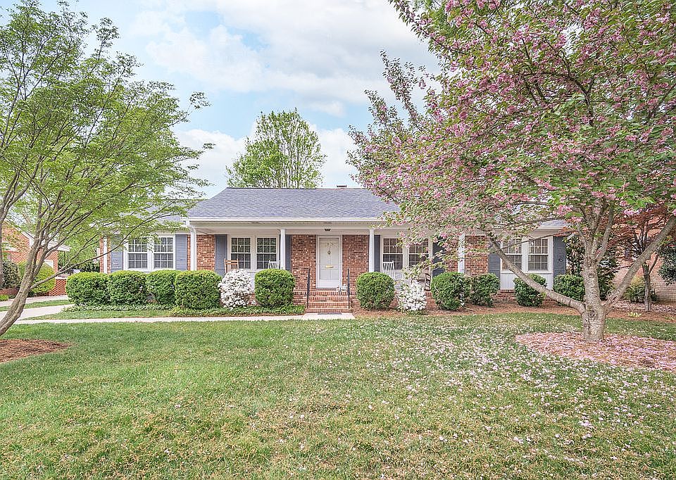 1st image of 2819 Northampton Dr