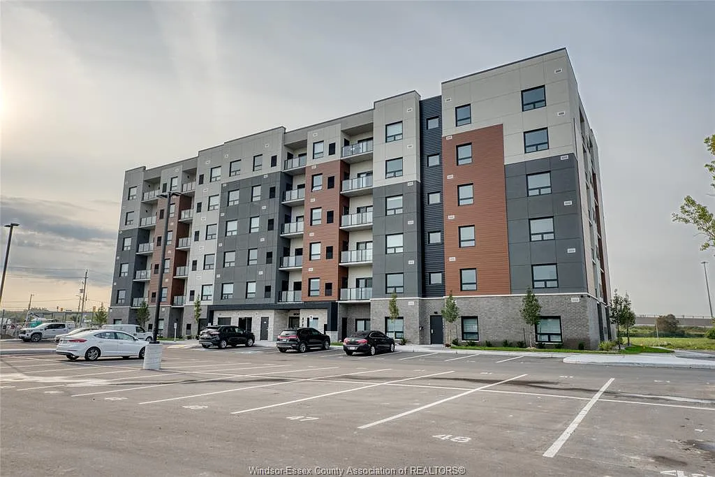 Trinity Gate Condominiums - The Montage Building — Photo 1