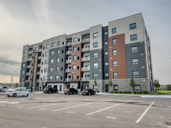4785 Walker Rd #301, Windsor, ON N9G 0E3