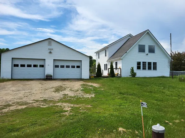 14 Cloverleaf Drive, Brooks, ME 04921