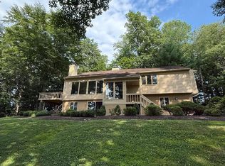 9 Oak Tree Hollow Rd, West Chester, PA 19382