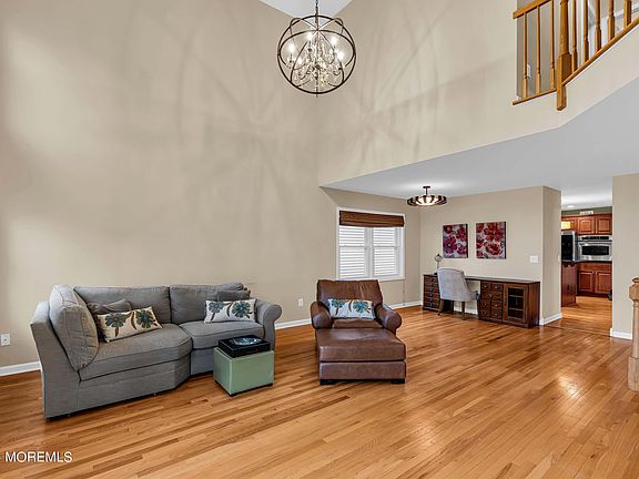 5th image of 31 Turnberry Circle #103