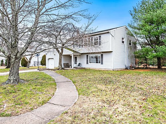 3rd image of 1647 Barrymor Dr