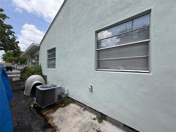 5th image of 3245 NW 34th St