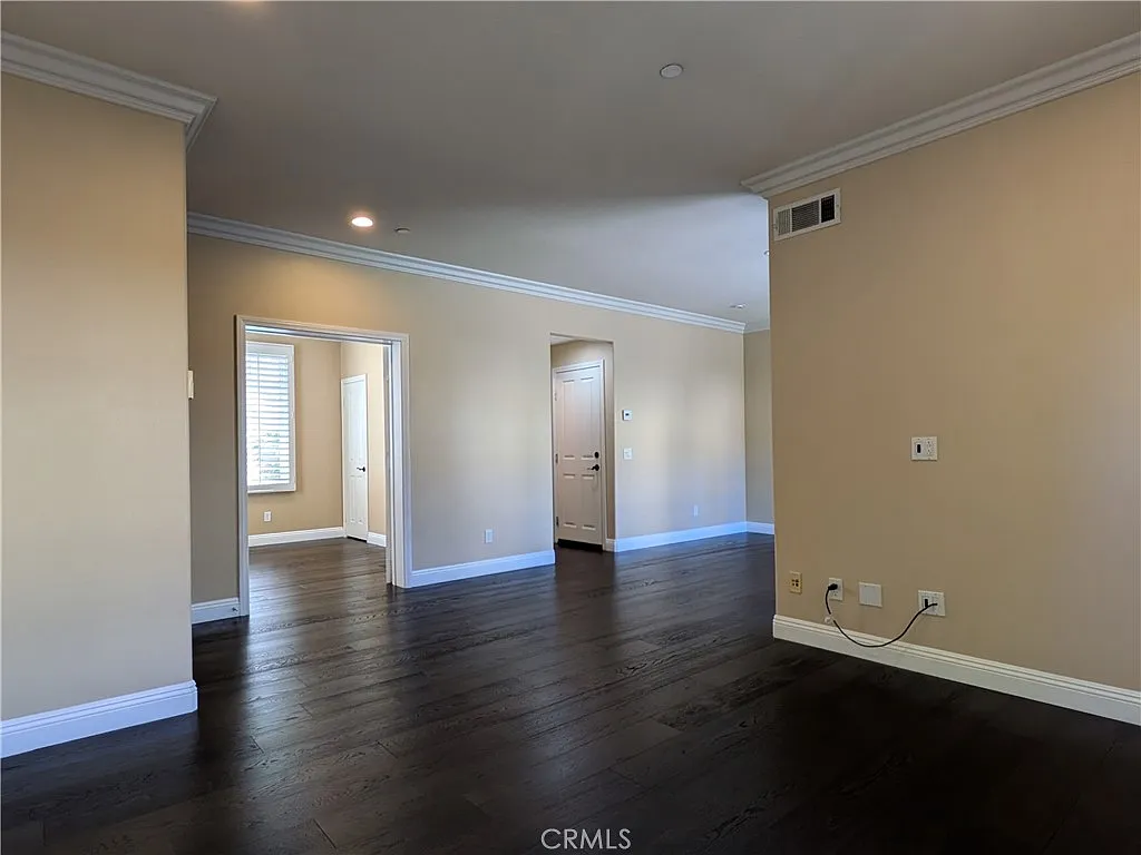 4 bed, 2.5 bath, 1570 sqft, $5,600 — Photo 3