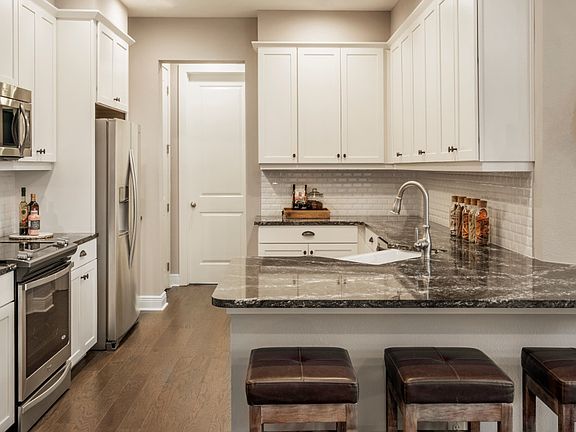 2nd image of 4550 Basket Oak Ln