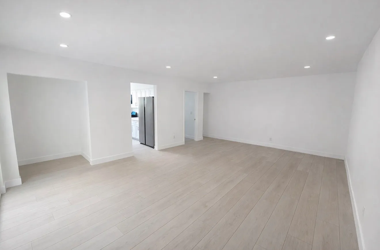 324 South Kenmore Avenue — Photo 2