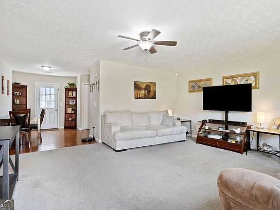 5th image of 2998 Valley View Cir