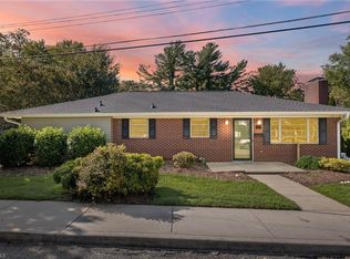 323 Hay St, Mount Airy, NC 27030