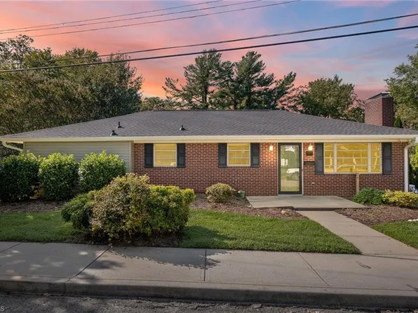 323 Hay St, Mount Airy, NC 27030