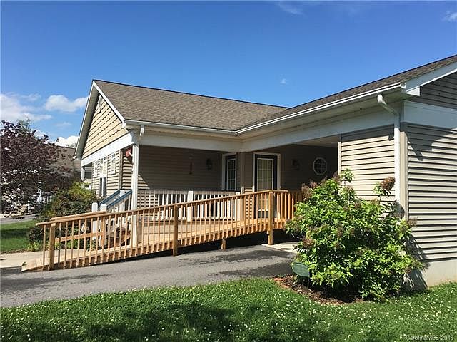 2nd image of 38 Cottage Loop