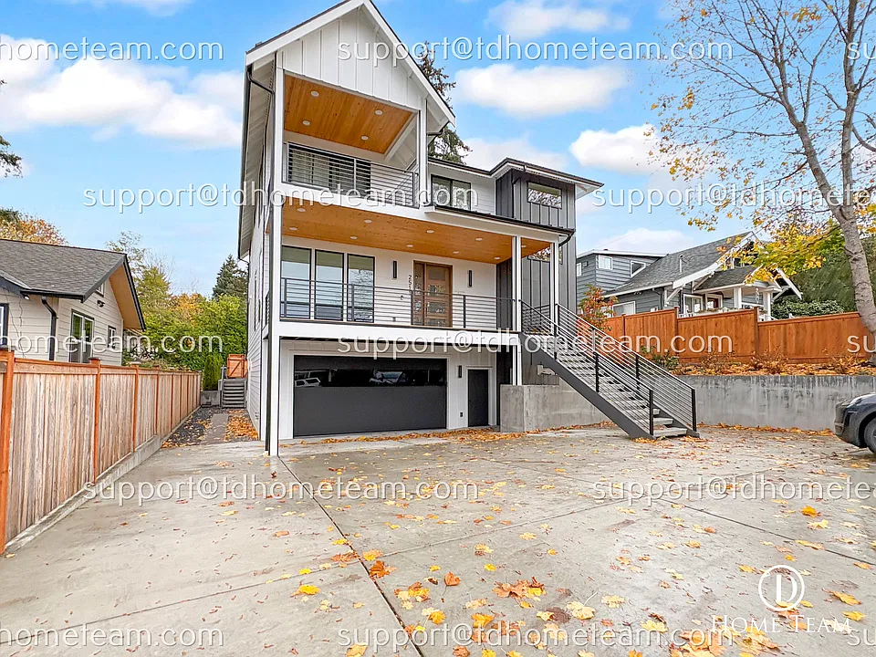 2511 Locust Ave W