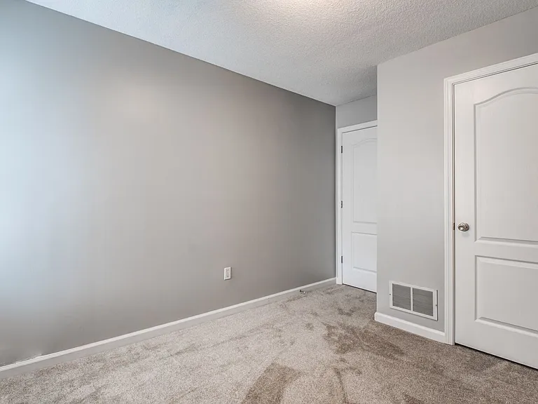 9461 Hickory Dr — Photo 36
