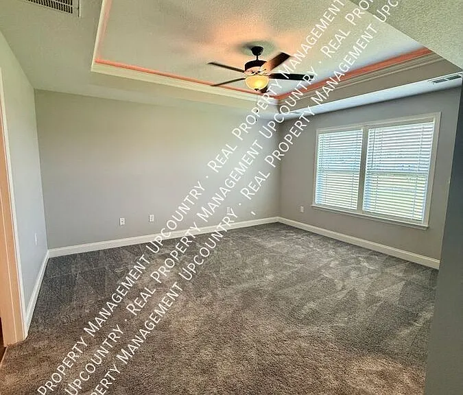 747 Shelburne Ln — Photo 6