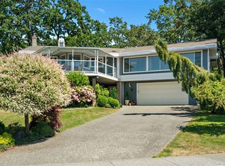 858 Maltwood Ter, Saanich, BC V8X 5C7
