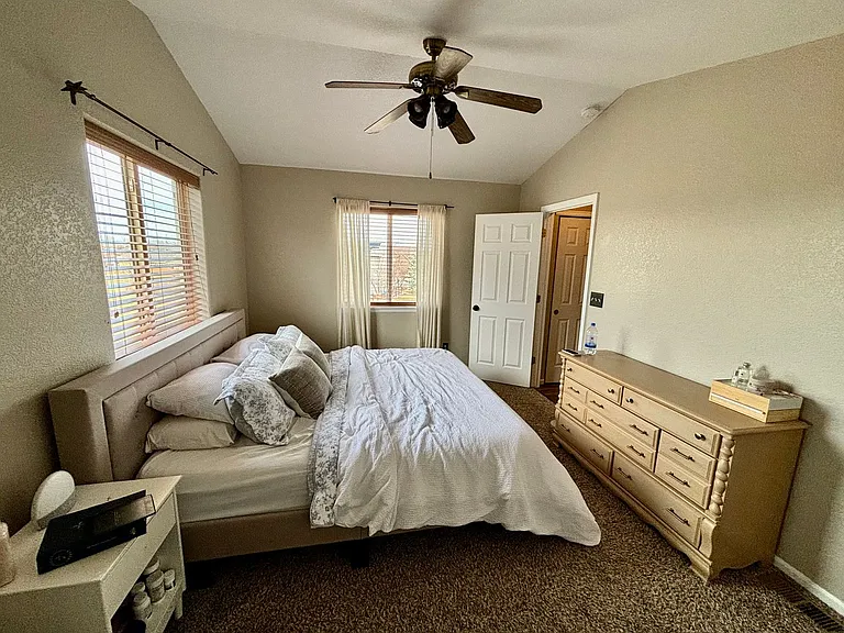 802 Waterglen Dr #D18 — Photo 9