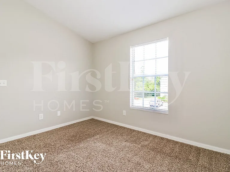 1251 Charlesworth Dr — Photo 11