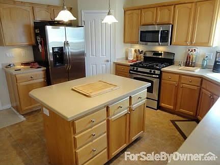 Kitchen
						:
						All new stainless steel GE appliances