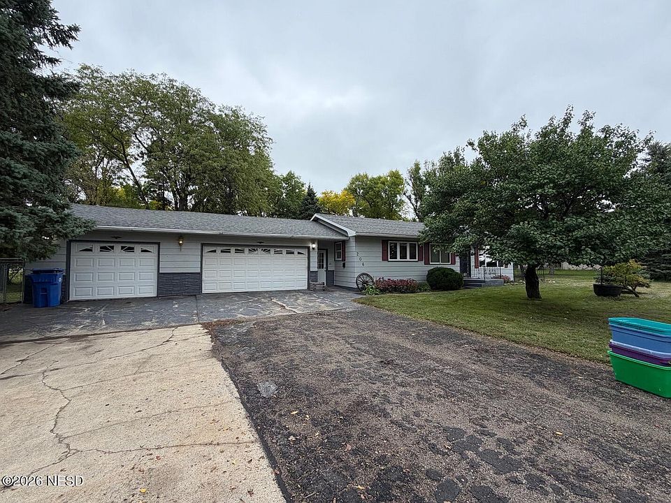 1st image of 206 8th Ave NW