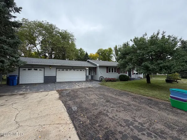 206 8th Ave NW, Clark, SD 57225