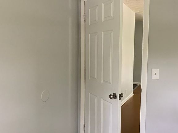 2nd image of 1422 Golfair Blvd APT 4