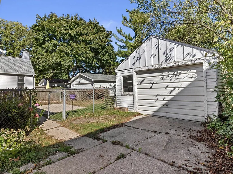 4918 N Berkeley Blvd — Photo 27