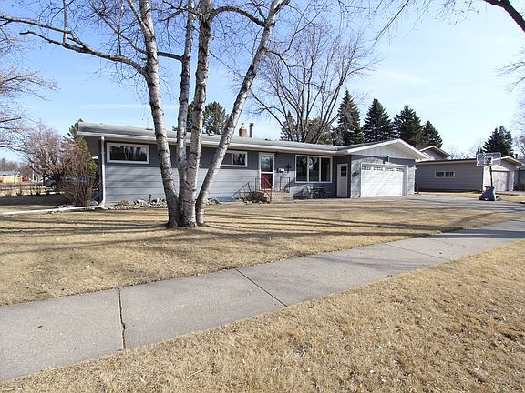 2nd image of 1102 23rd Ave S