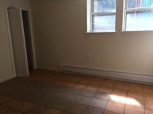4th image of 23-86 27th St Floor 1