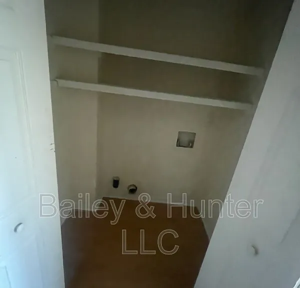 6012 Regent Mnr — Photo 11