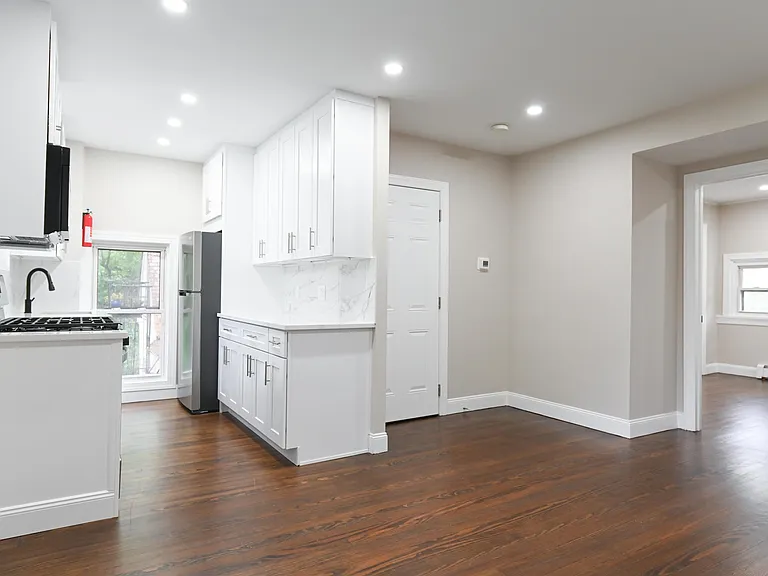 285 Orchard Ter #C3 — Photo 4