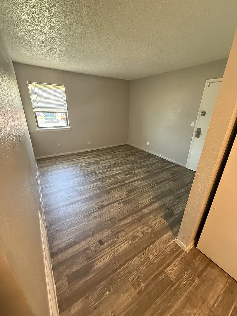 Garden Park Apartments — Photo 4