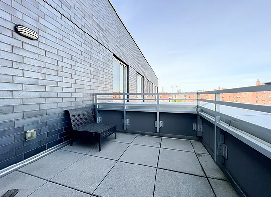 Rented by Kahen Properties | media 32