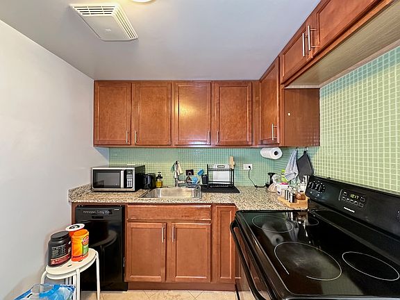 4th image of 7632.5 N Milwaukee Ave #A3