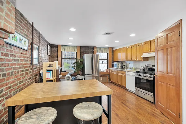 Rented by Corcoran | media 4