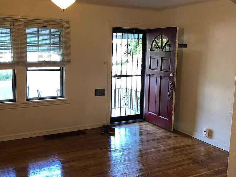 2410 S Williams St — Photo 2