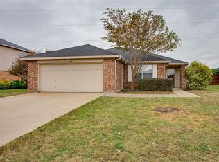 208 Gayleh Ln, Waxahachie, TX 75165