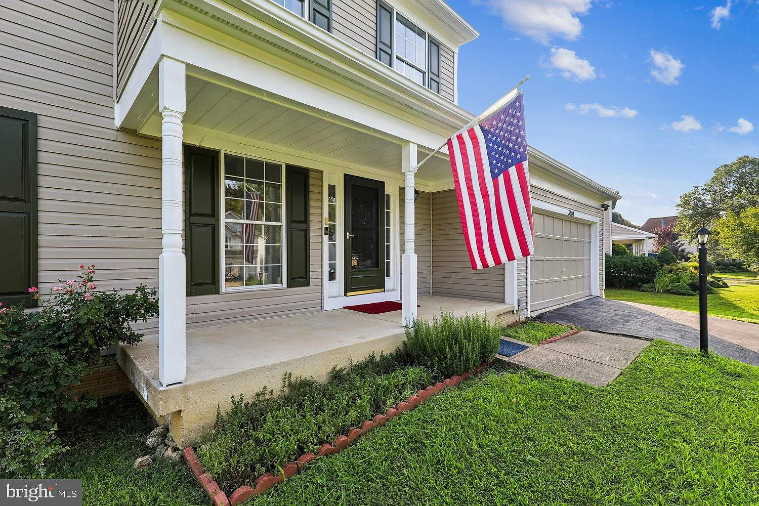 4 bed, 2.5 bath, 2972 sqft, $3,800 — Photo 4