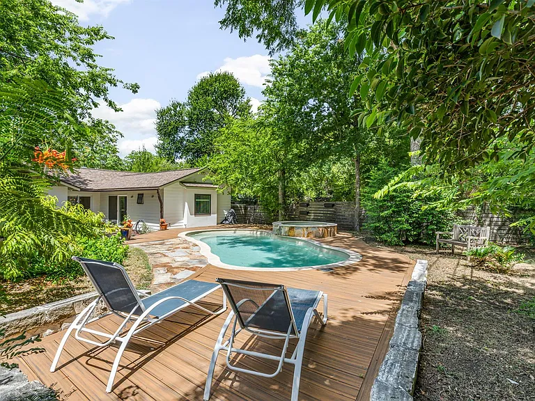 1208 Fairwood Rd — Photo 34