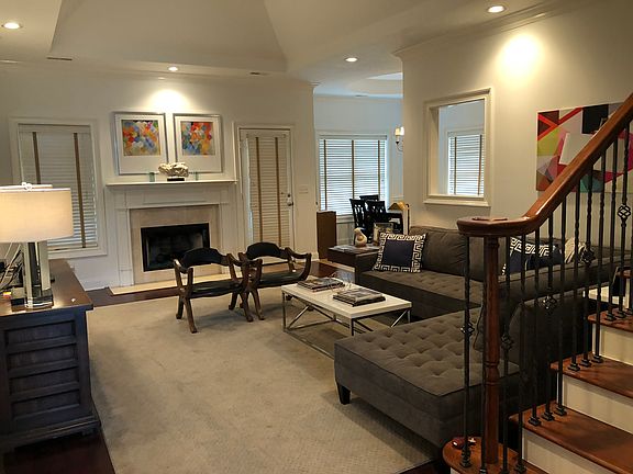 3rd image of 408 Country Club Ct