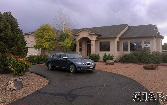 4th image of 320 Dakota Dr