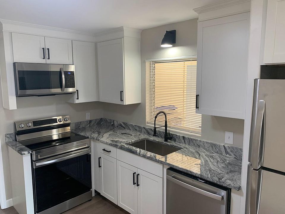 1st image of 907 E Orange St #1/2