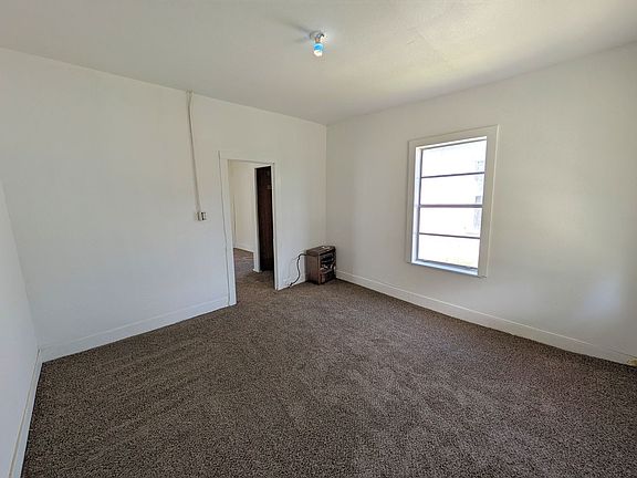 2nd image of 820 Peach St