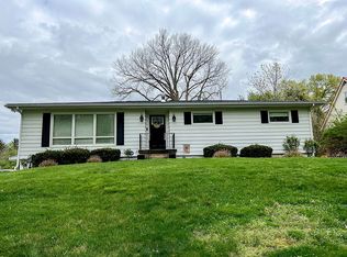 3088 Venture Ln, Zanesville, OH 43701
