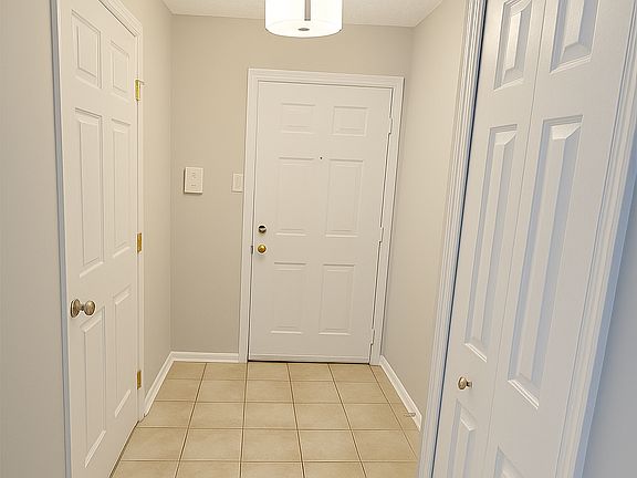 4 - Entry hallway view_08272025